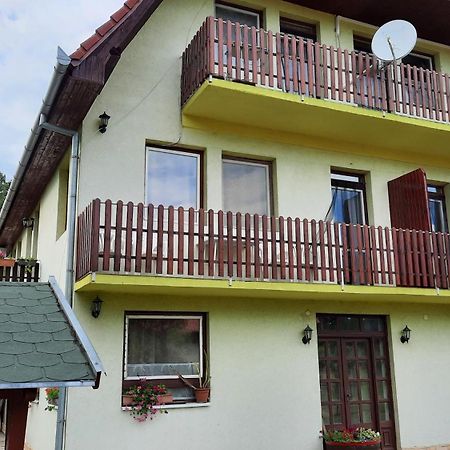 Apartmanhaz Balatonfenyves Apartamento Exterior foto