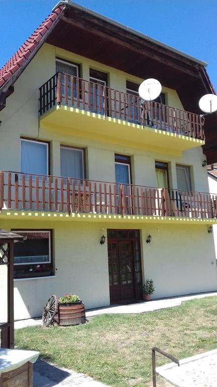 Apartmanhaz Balatonfenyves Apartamento Exterior foto